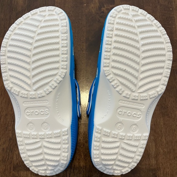 Crocs- Boo Berry - Picture 2 of 3